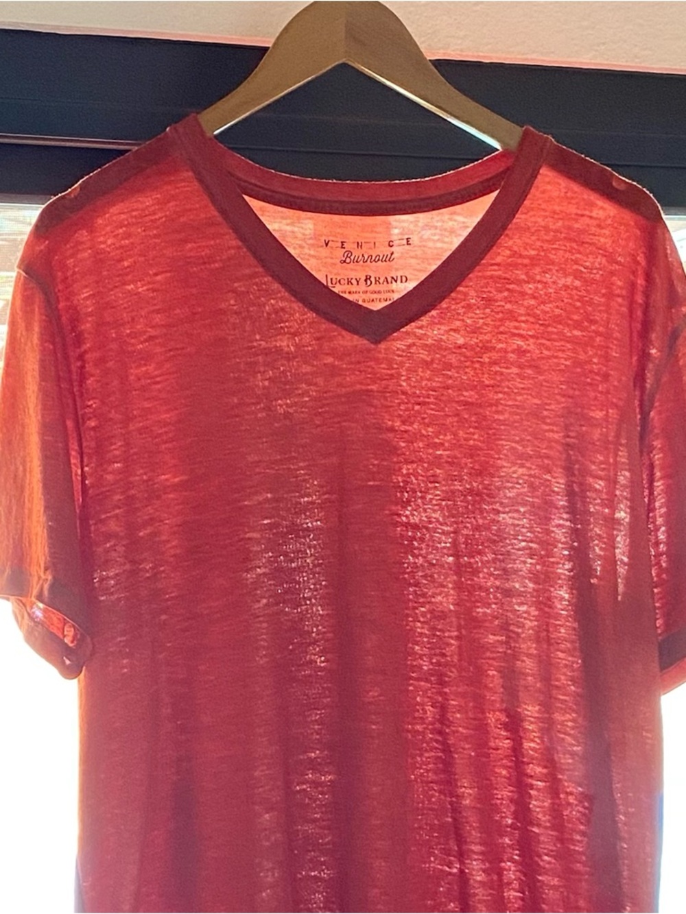 Lucky Brand Venice Burnout Men's Size L Red Short Sleeve V Neck T Shirt Light - Picture 8 of 8